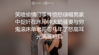 美容院老板瞒着老板娘在卫生间藏了一个摄像头偷拍多位美女客户嘘嘘