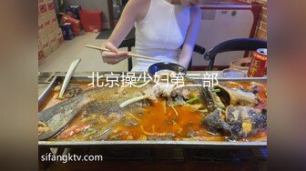 新流出安防酒店偷拍大学情侣开房性格很可爱的眼镜女孩梳着蝴蝶结麻花辫被男友后入