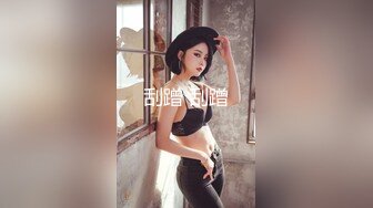 外表清纯眼镜妹妹，细腰美乳无毛小穴，跳蛋塞穴疯狂自慰，爽的浪叫呻吟，高潮淫水狂喷